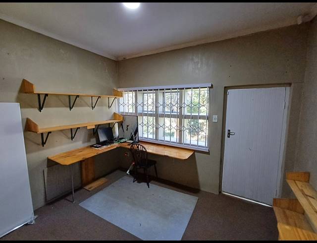 5 BEDROOM HOUSE FOR SALE IN WORLDS VIEW